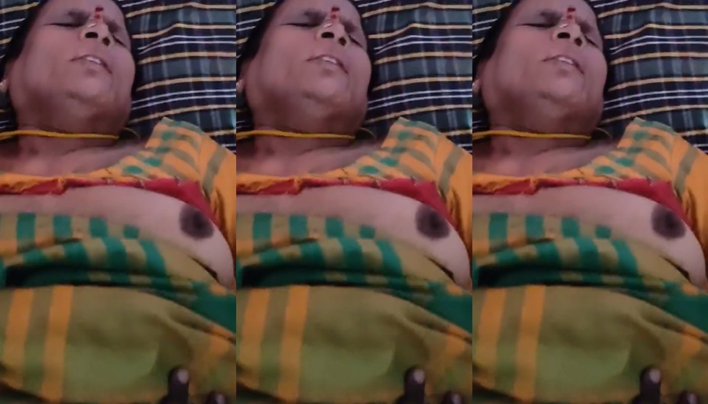 Desi lady having a fat dick
